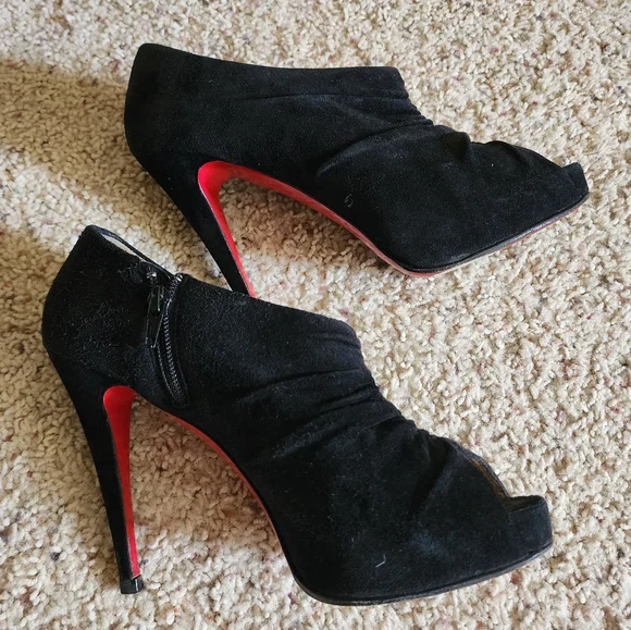 Christian Louboutin Black Suede Peep-Toe Booties Zip Heels Sz. 39.5 - Picture 8 of 8
